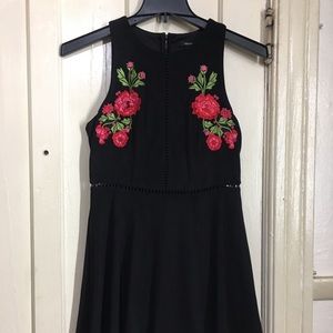 Forever 21 Floral Embroidered Lace Trim Sleeveless Mini Dress Size M